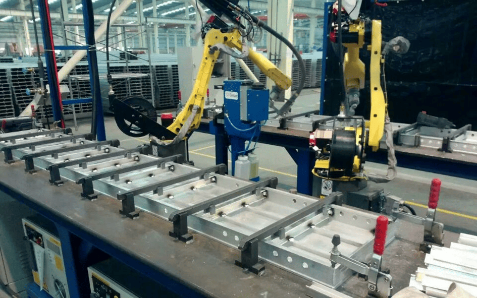 麦格米特机器人焊接电源现场图 - 中国铝业